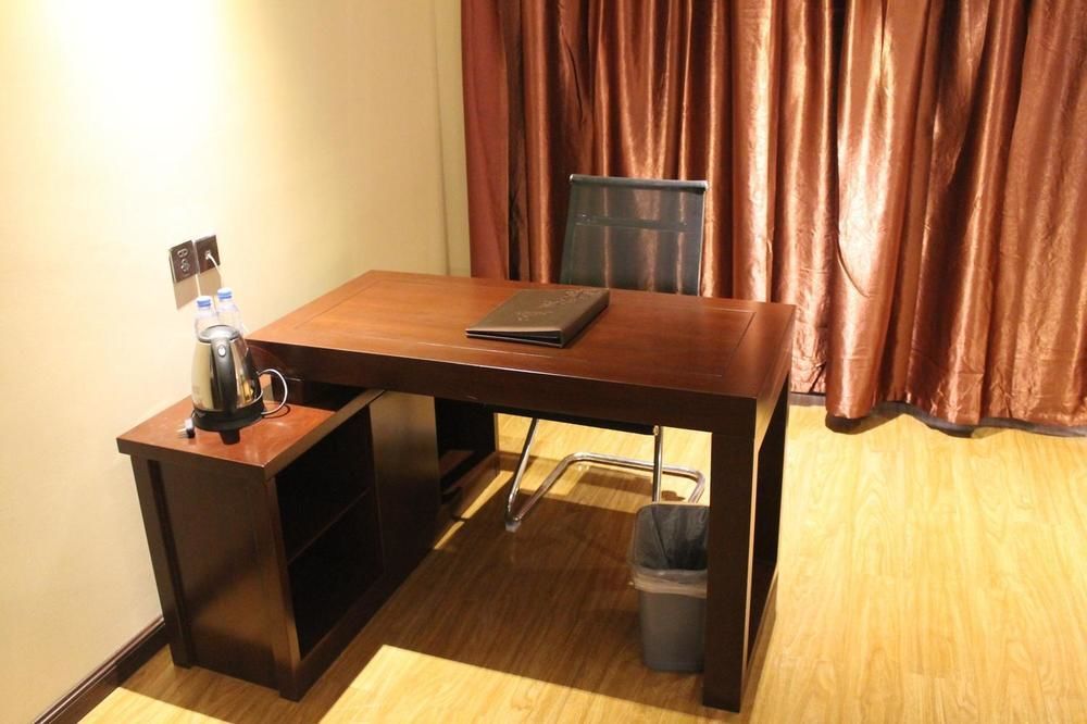 Weishi International Hotel Qing Zhou 外观 照片