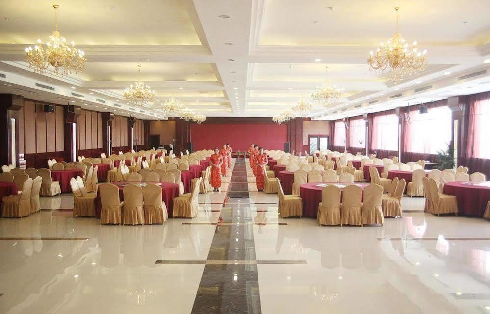 Weishi International Hotel Qing Zhou 外观 照片